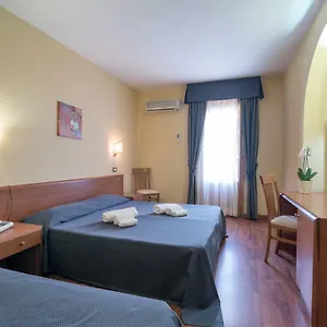 3* Hotel Akrabello